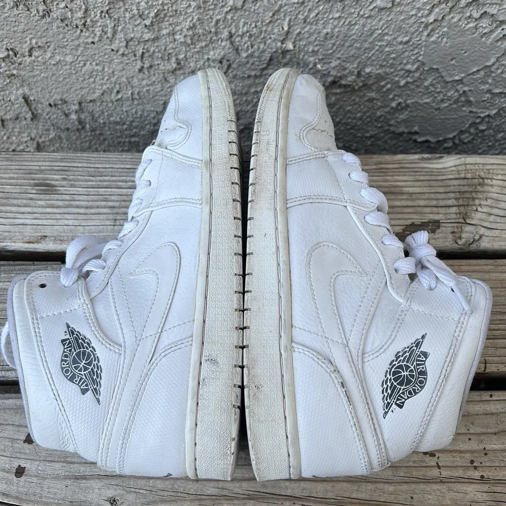 Nike Shoes Men Size 8.5 Air Jordan 1 Retro Mid White Read Description